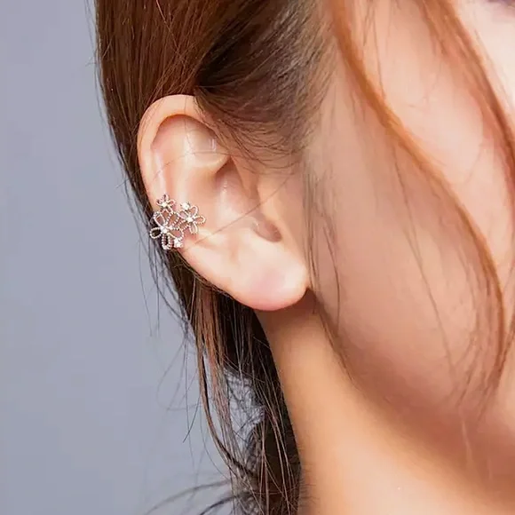 ⚜️[𝟯/$𝟭𝟴]⚜️Gold Flower Cuff Wrap Earring NEW - Picture 3 of 6